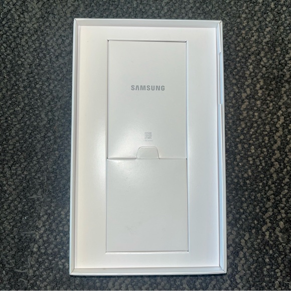 Samsung Galaxy Tab A7 Lite - Silver - Picture 6 of 7
